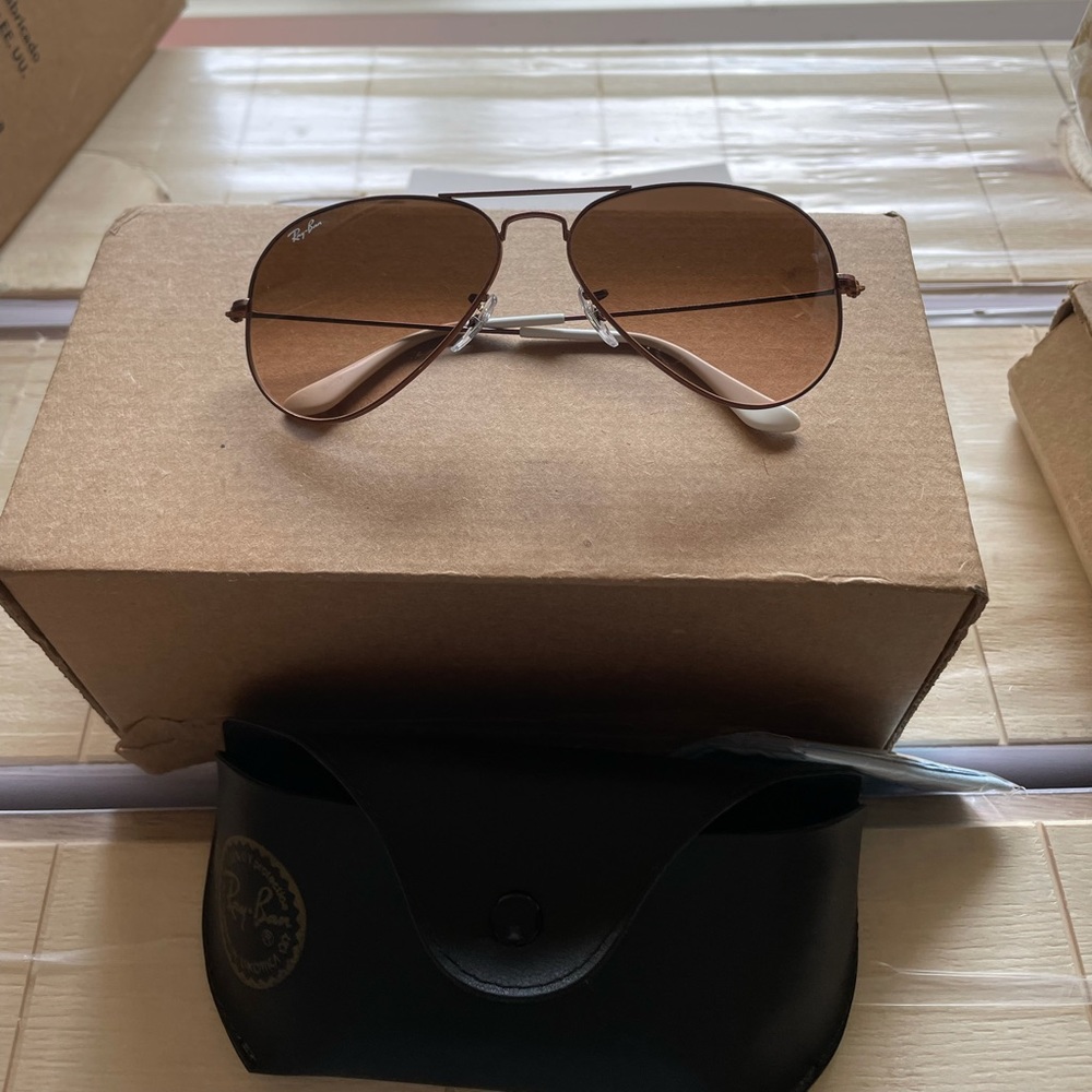 Ray ban aviator sunglasses
